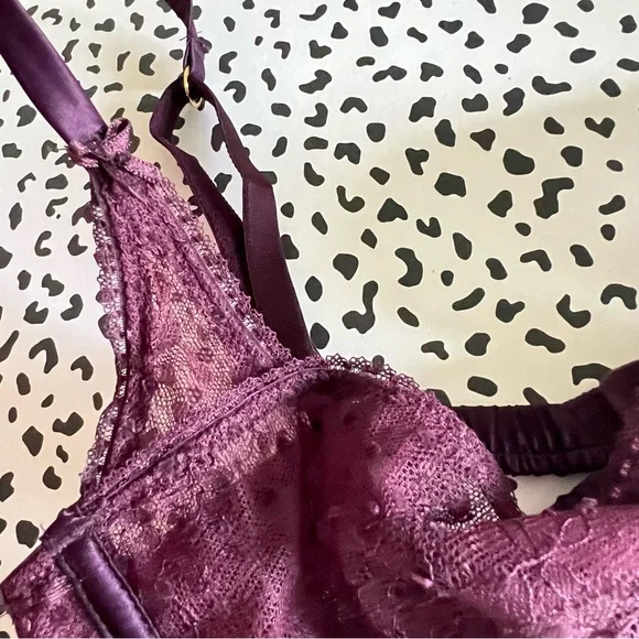 VS Dream Angels Unlined Balconet Lace Burgundy Bra 34b - Picture 2 of 5